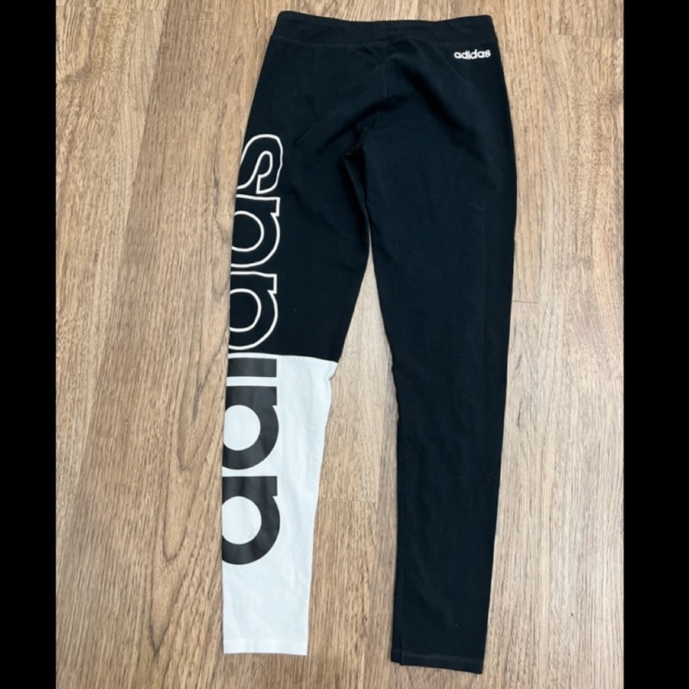 Adidas girls Black & White Color Block Linear Logo
Leggings